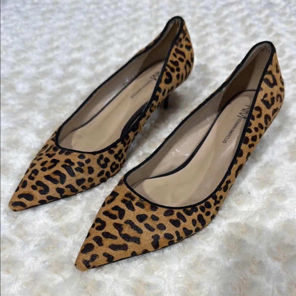 Neiman Marcus Animal Print Pointed Heels - Picture 1 of 12